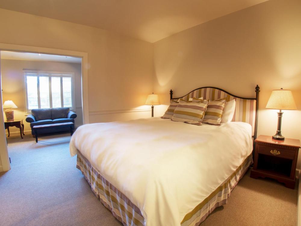 King Suite interior